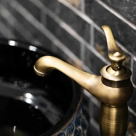 Golden Eagle بيت ضيافة أَجيرولا